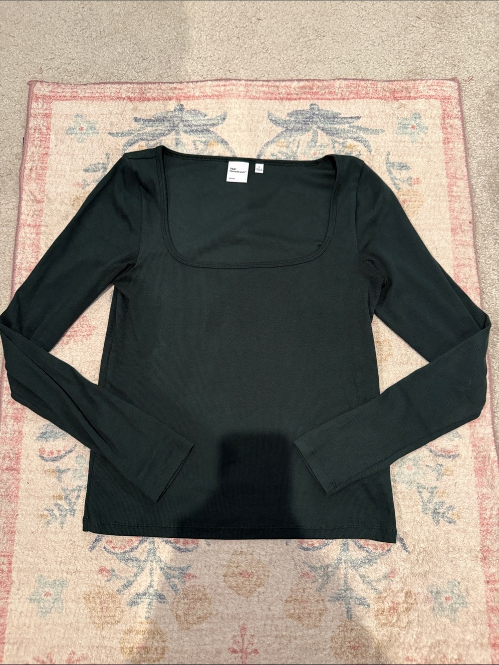 Aritzia TNA Homestretch long sleeve square neck shirt in Scarab green